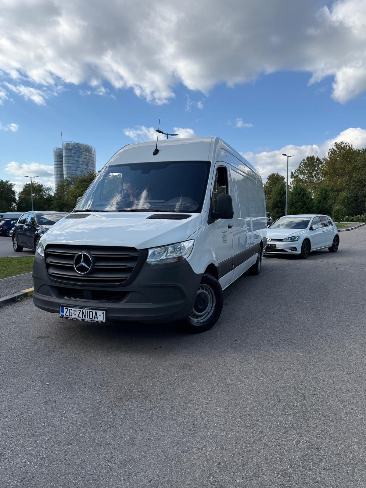 Kombi Žnida Usluge spreman za polazak