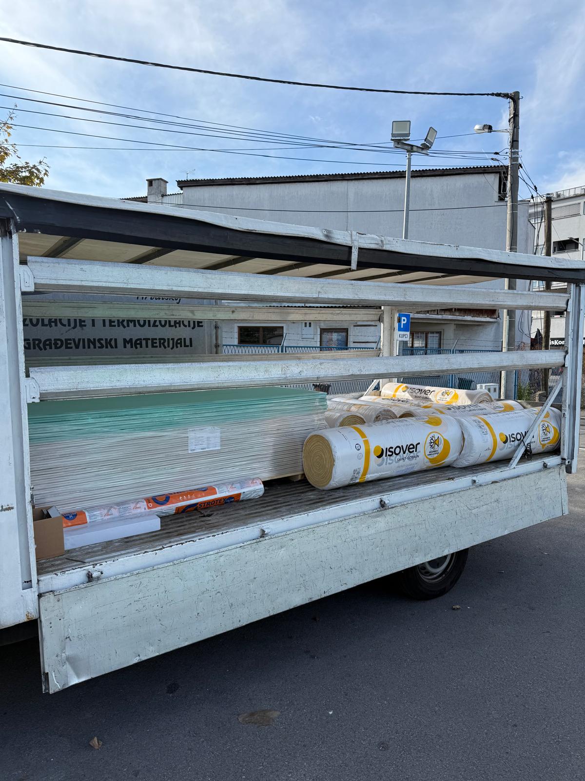 Uredno složena roba u kombiju